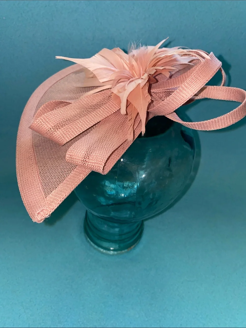 FASCINATOR teardrop hat blush pink floral feather elegant size OSFA